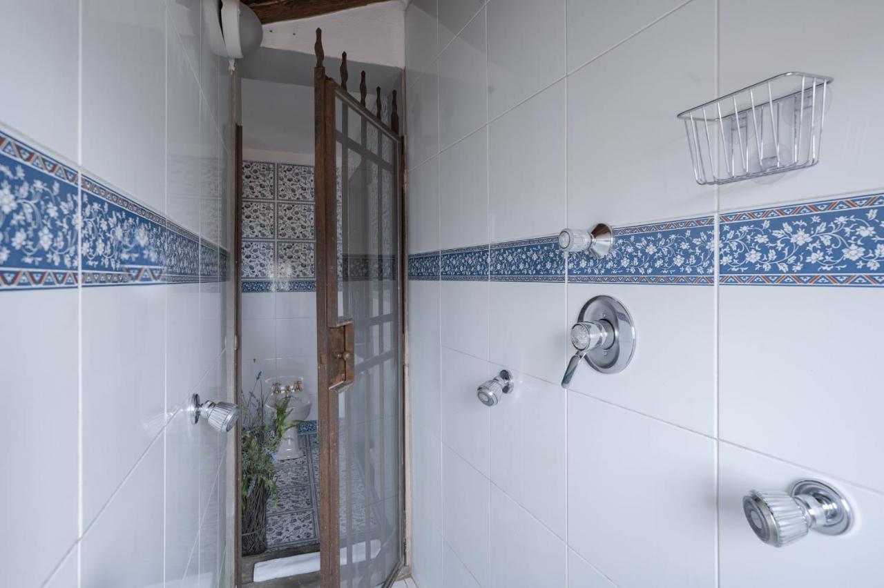Via Lamberti, 3 - Florence Charming Apartments - Charming And Historic 5Th-Floor Attic Apartment With Elevator In A Building At The Heart Of Vibrant Florence, Just A 2-Minute Walk From All Attractions Экстерьер фото