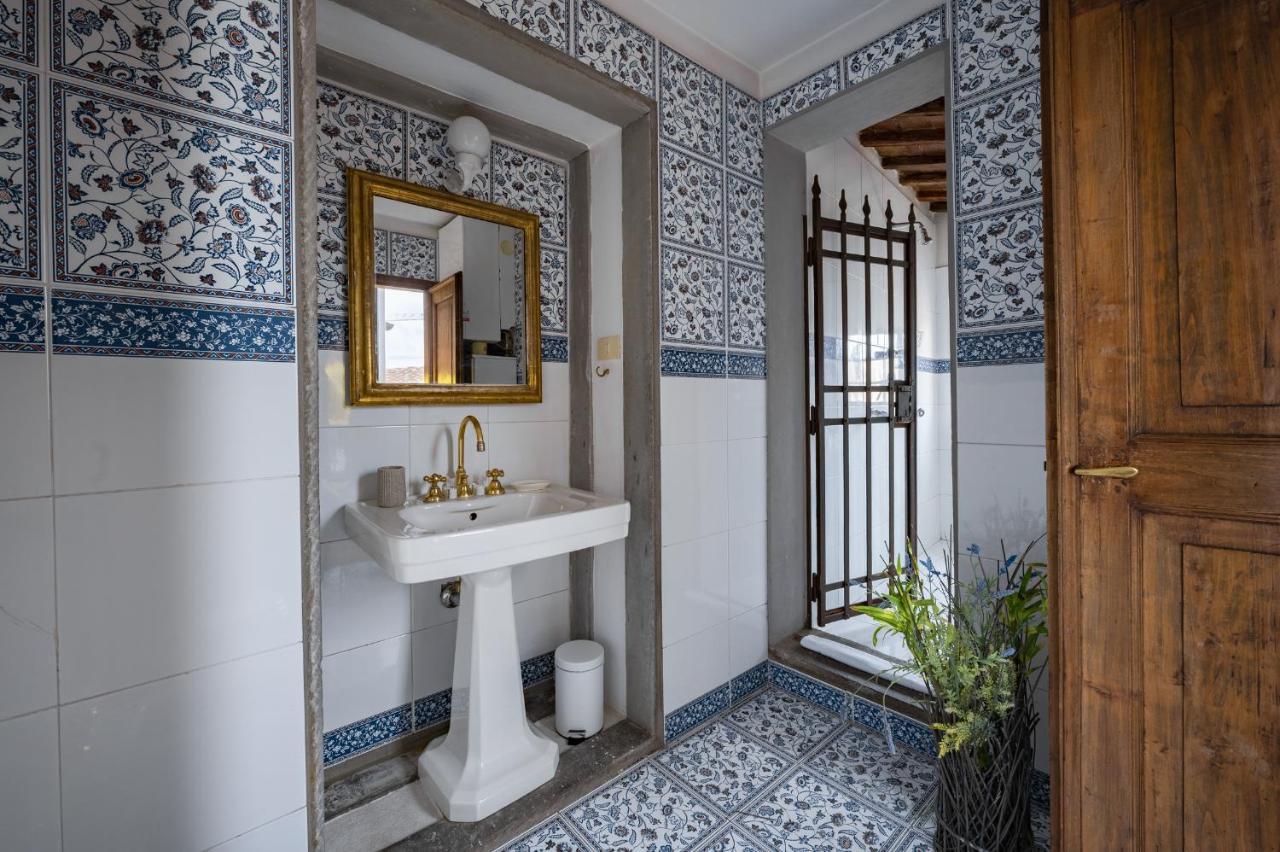 Via Lamberti, 3 - Florence Charming Apartments - Charming And Historic 5Th-Floor Attic Apartment With Elevator In A Building At The Heart Of Vibrant Florence, Just A 2-Minute Walk From All Attractions Экстерьер фото