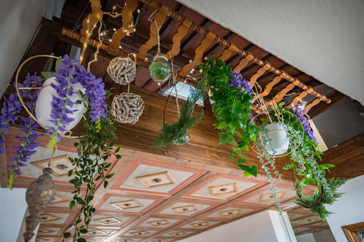 Via Lamberti, 3 - Florence Charming Apartments - Charming And Historic 5Th-Floor Attic Apartment With Elevator In A Building At The Heart Of Vibrant Florence, Just A 2-Minute Walk From All Attractions Экстерьер фото